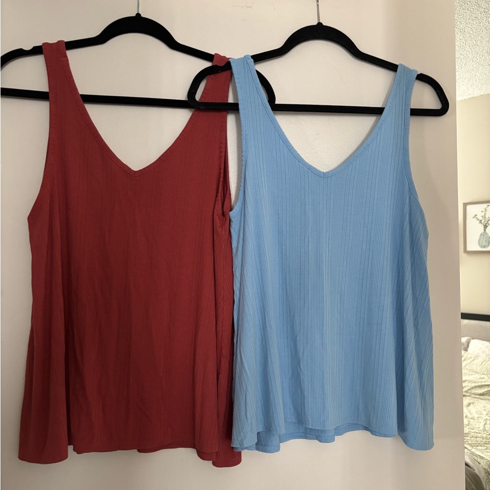Old Navy Luxe V-Neck Sleeveless Top bundle - Picture 2 of 3